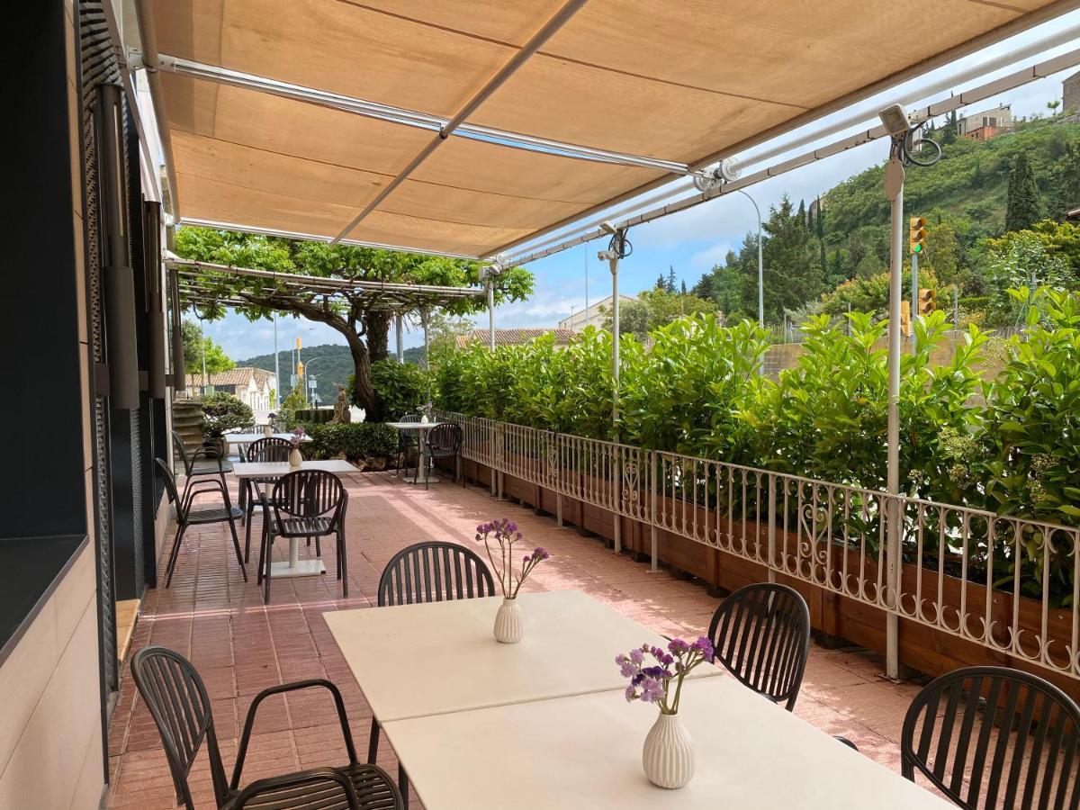 Hostal Restaurant Roma Cubells Bagian luar foto